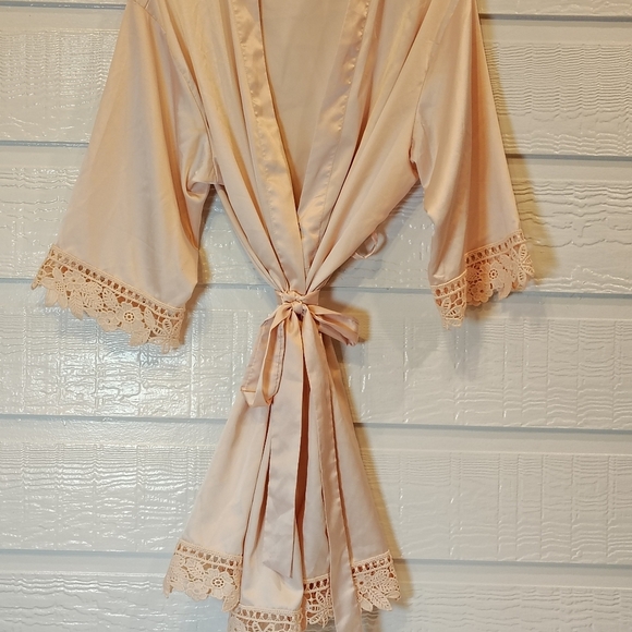 Blush Baby Light Pink Satin 3/4 length sleeve Robe Womens  Crochet Trim Feminine - Picture 2 of 8